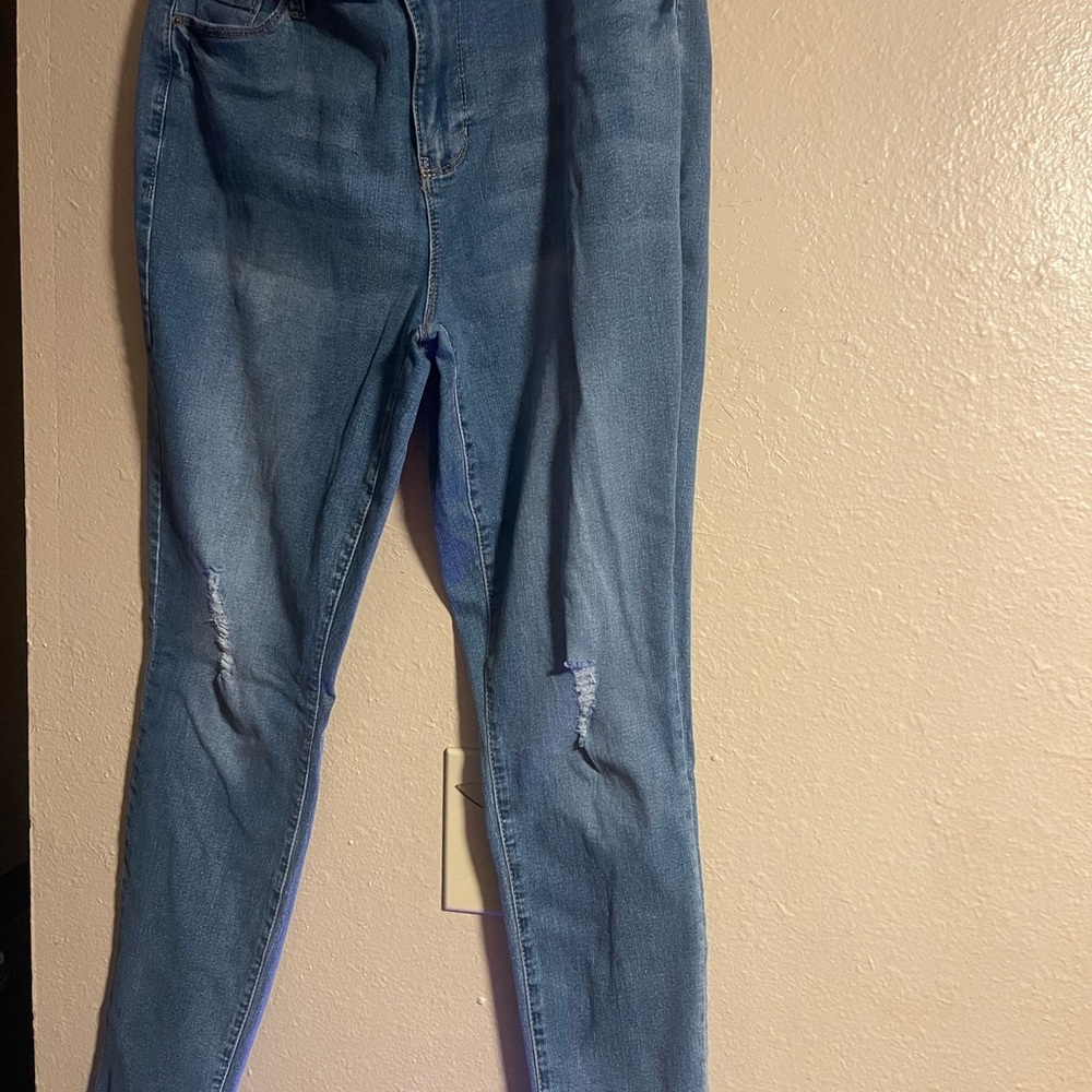 New! Fashion Nova Medium Blue Ankle Crop Distressed Jeans